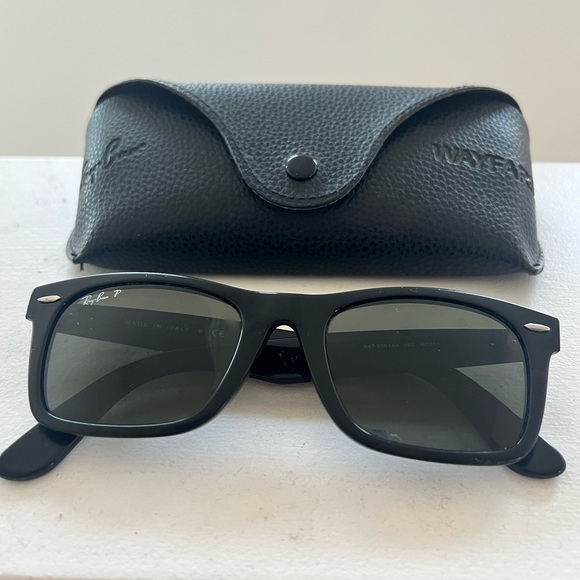 Ray-Ban Other - Ray-Ban Original Wayfarer Classic Sunglasses
